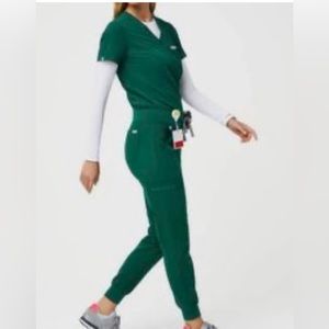 Pair of Figs Hunter Green Catarina and Zamora Size Small Set